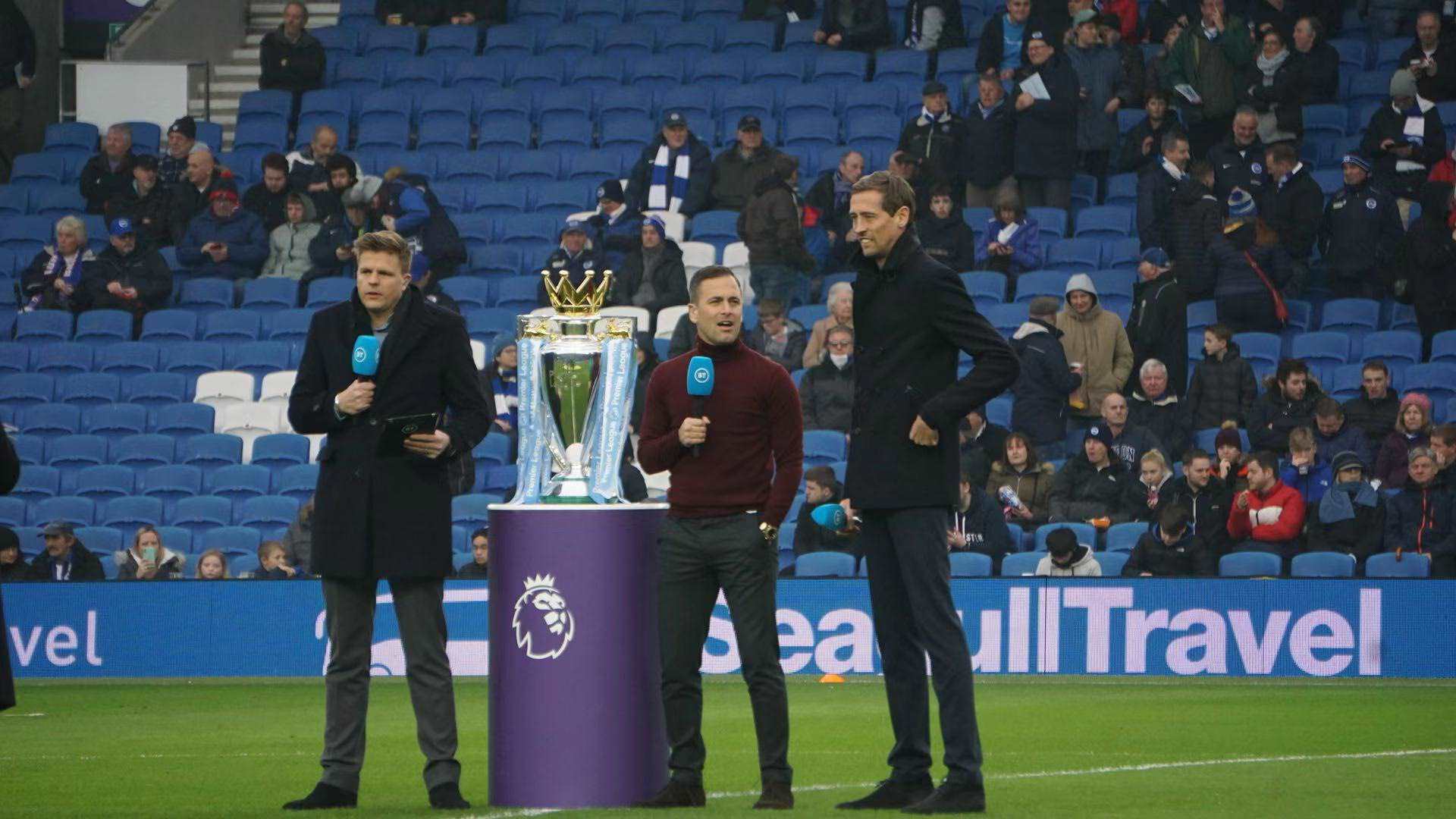 席任上首个 席任上首个